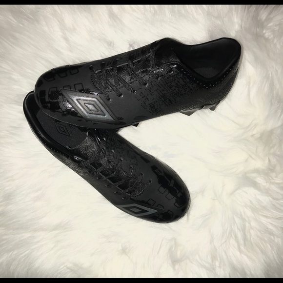 Umbro Other - Boys Black Cleats NWB